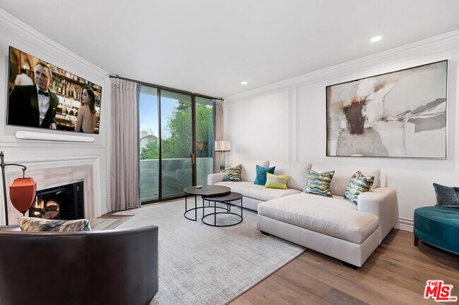 Foto del edificio - 10739 Ashton Ave