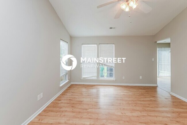 Foto del edificio - 3 Bedroom Pet-Friendly Home in Charlotte, NC with Main Street Renewal