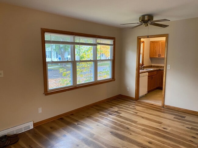 Building Photo - 4 bed 2 bath single family home in Merrill