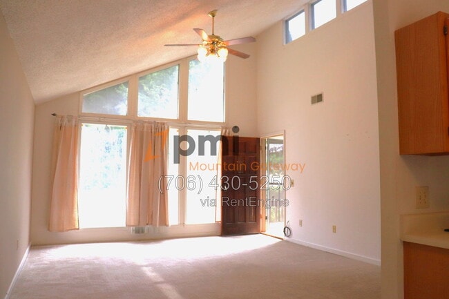 Building Photo - 48 Primrose Dr