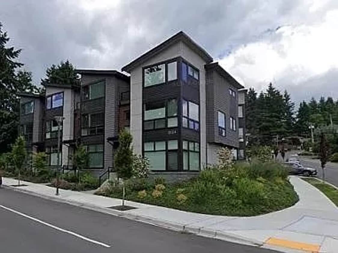 Primary Photo - Spacious 4-Bed, 2.5-Bath Townhome with Mod...
