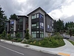 Building Photo - 6454 NE 181st St