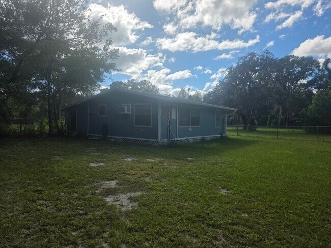 Foto del edificio - Adorable 2 bedroom 1 Bathroom House