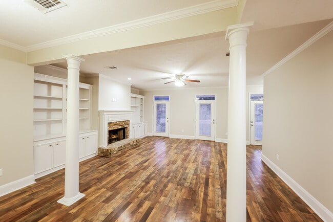 Building Photo - 414 West Pl