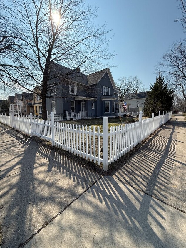 Primary Photo - Four Bedroom House in La Crosse