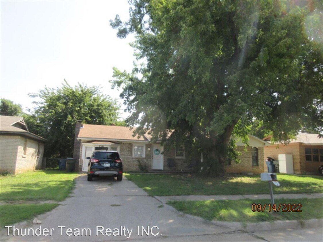 4 br, 2 bath House 1516 McDonald Drive House Rental in Midwest City