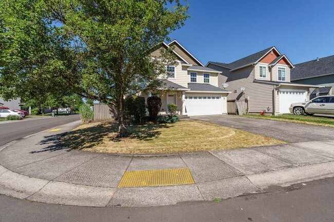 Foto del edificio - Your Next Home Awaits! 4BR/2.5BA with Fenc...