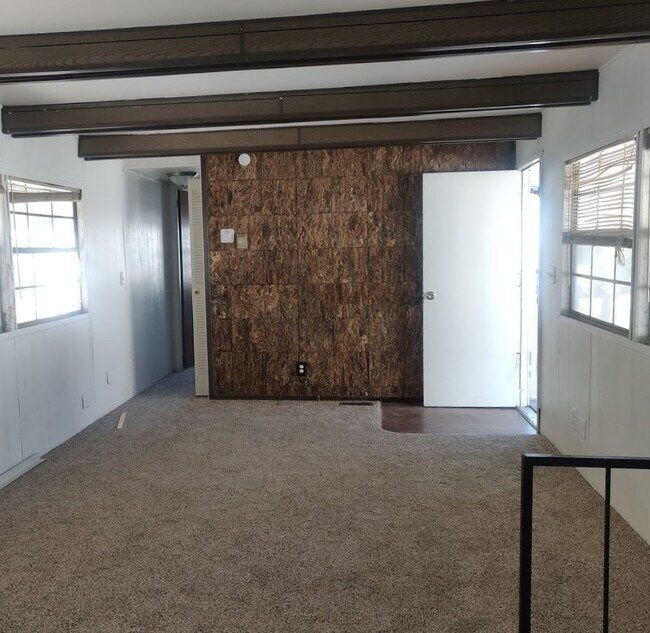 Foto del edificio - 2627 S Lamb Blvd