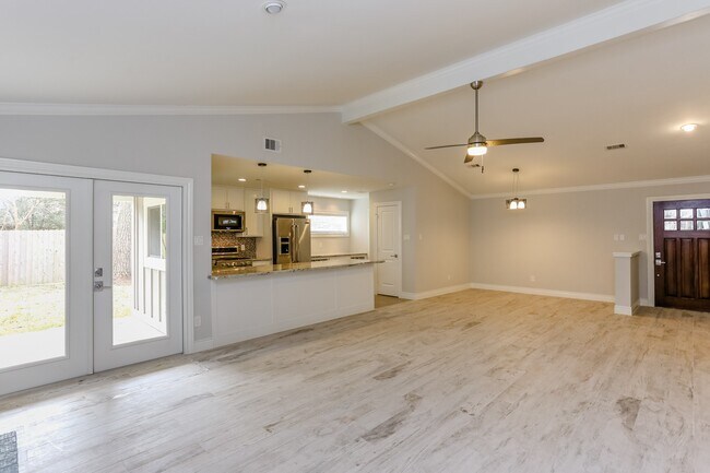 Building Photo - 14 Woodlot Ct