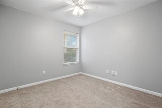 Building Photo - 2210 Melanie Park Dr