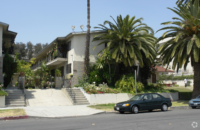 Building Photo - 4955 Rosewood Ave