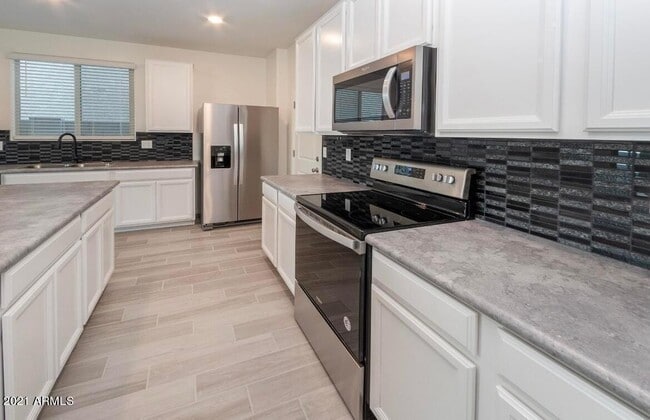Foto del edificio - 7259 N 125th Dr