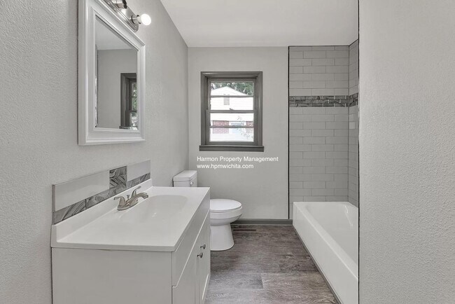 Building Photo - Newly renovated large 3 bed 1 bath home fo...