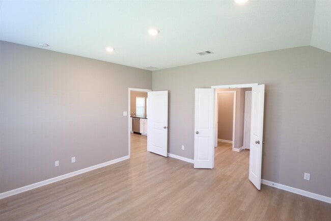 Building Photo - 7211 Songlark Lndg Ct