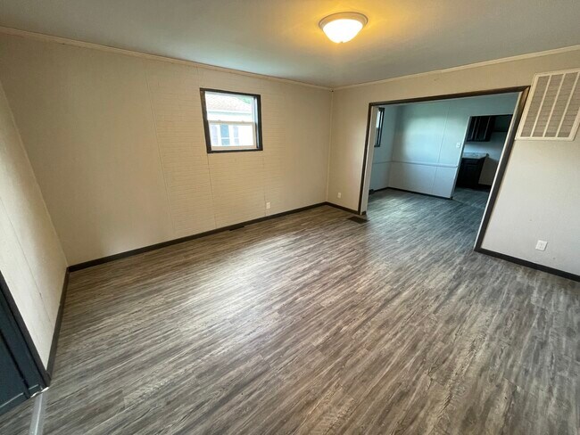 Foto del edificio - 15510 College Ave