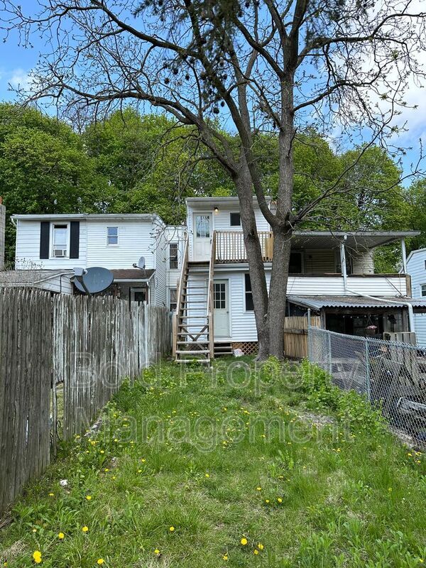 156 W Spruce St Unit 2, Tamaqua, PA 18252 Condo for Rent in Tamaqua