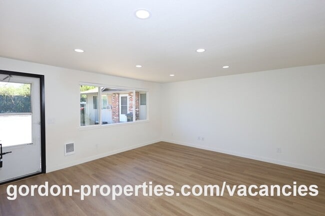 Photo - 8960 SE Tolbert St #2 Apartment