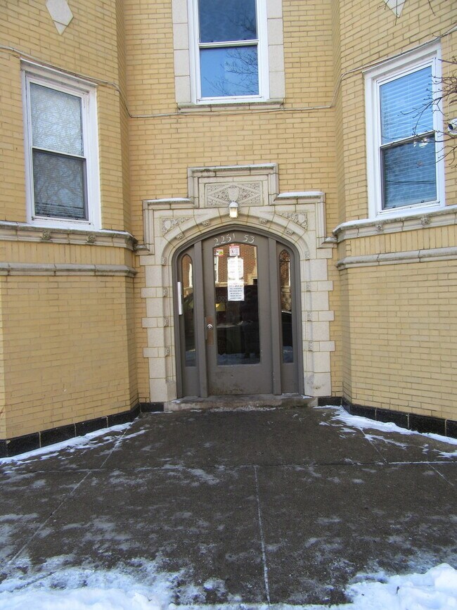 Foto del edificio - 2251 W Rosemont Ave