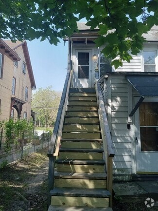 Building Photo - 57 South Ave