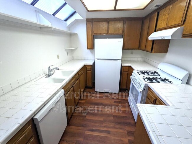 Building Photo - 279 E Glenarm St