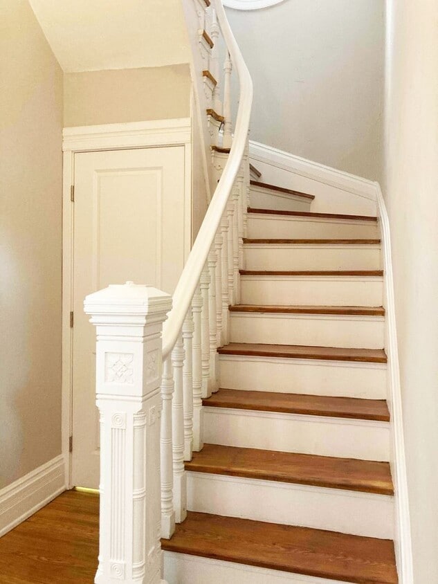 Primary Photo - 3221 Bishop St