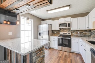 Building Photo - 130 Chastain Loop