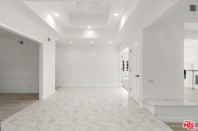 Foto del edificio - 3217 Hutton Dr