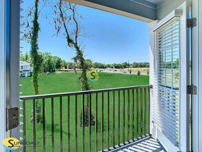 Building Photo - 3821 SW 43rd Ct