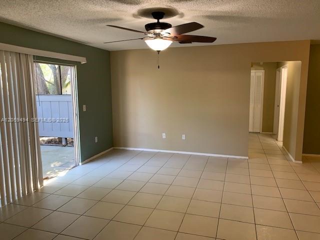 Building Photo - 3904 NW Cinnamon Tree Cir
