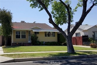 Building Photo - 5117 Hesperia Ave