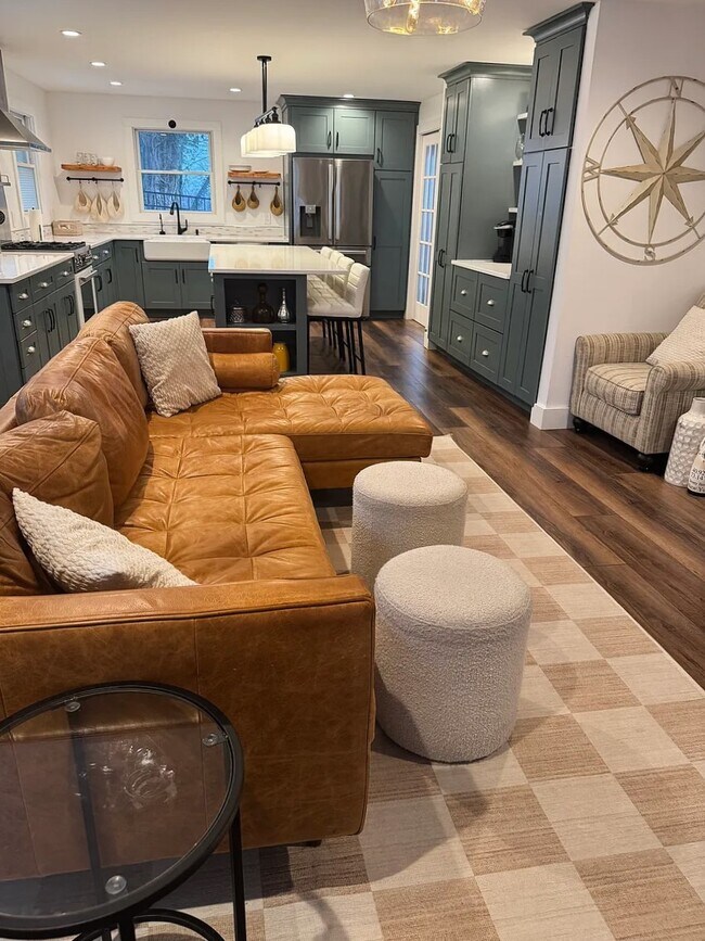 Foto del edificio - 30 Knoll Top Rd