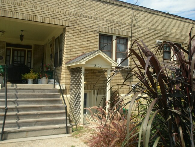 Foto del edificio - 2123 State St