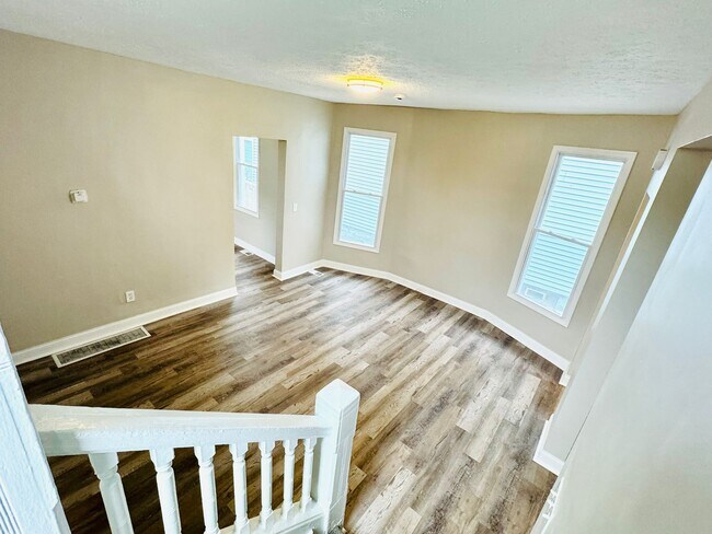 Foto del edificio - 2230 E 90th St