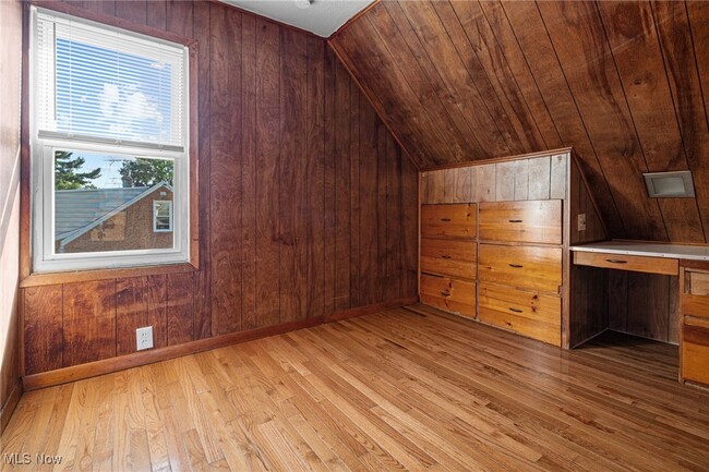 Building Photo - 4571 W 157th St