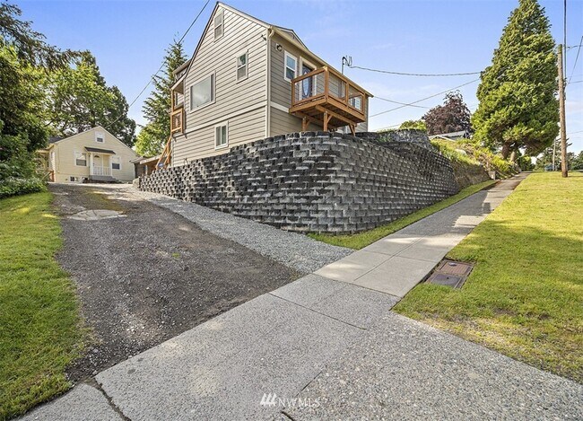 Foto del edificio - 704 S Summit Ave