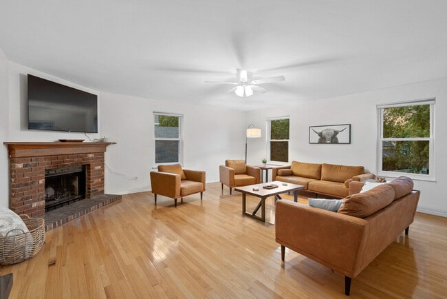 Building Photo - 16401 Baja Ct