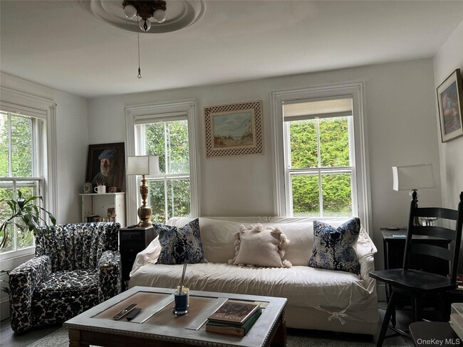 Foto del edificio - 11930 Main Rd