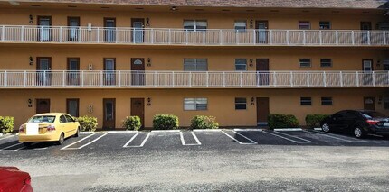 Building Photo - 5031 W Oakland Park Blvd