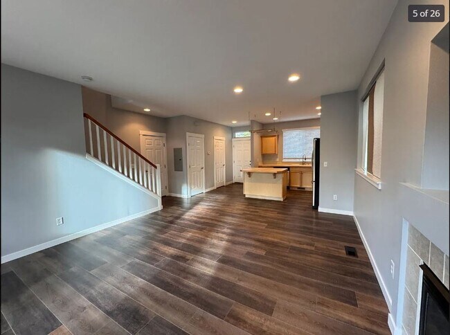 Foto del edificio - Star Lake Federal Way town home - 2 bedroom 2.5 bath, 1 car garage - Available NOW!
