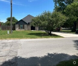 Building Photo - 501 Hobbs Ave