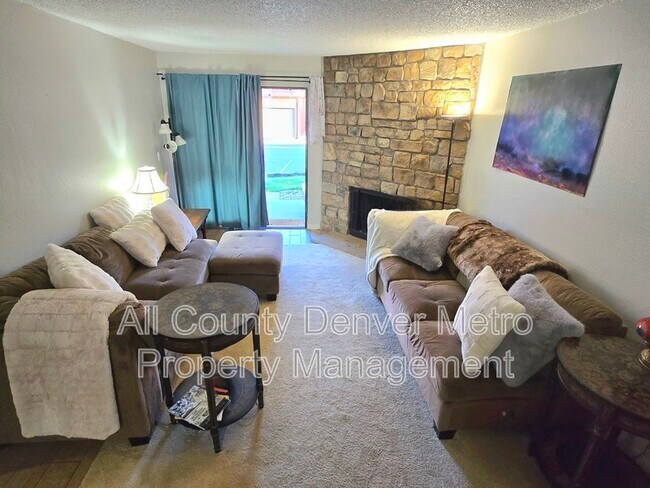 Building Photo - 447 Wright St