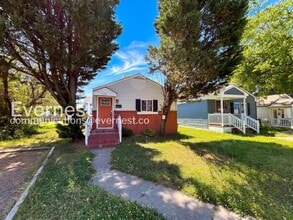 Building Photo - 633 Hemlock Ave