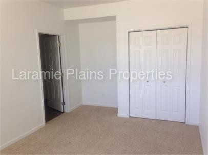 Building Photo - Clean Spacious Fully Loaded 1 Bedroom
