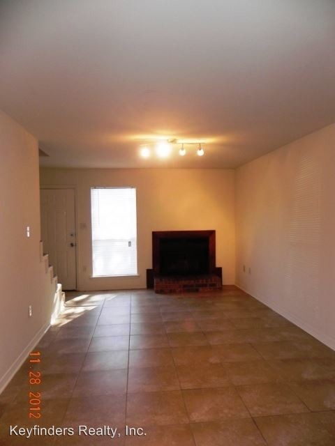Building Photo - 3044 Toulon Dr