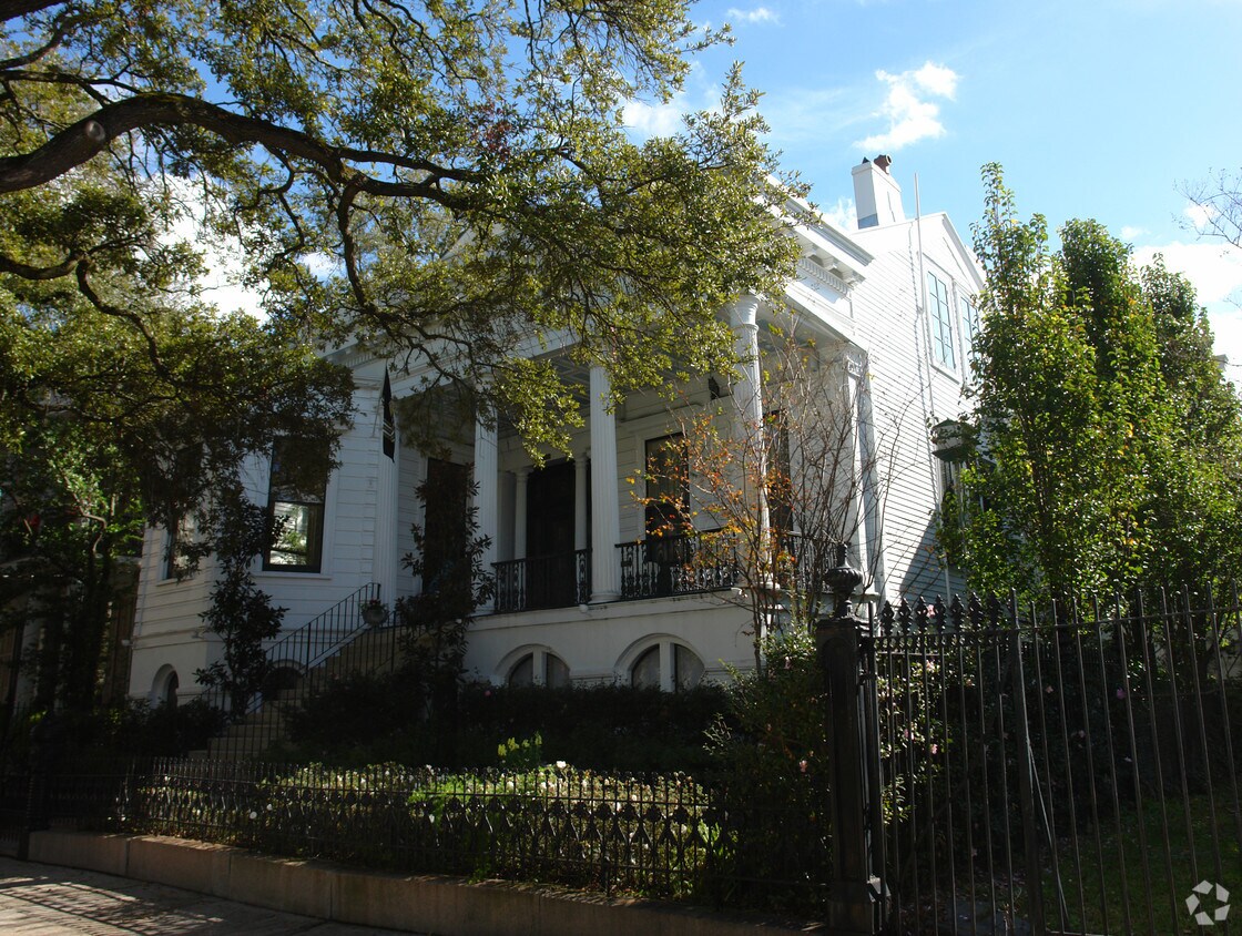 Building Photo - 2228 St Charles Ave