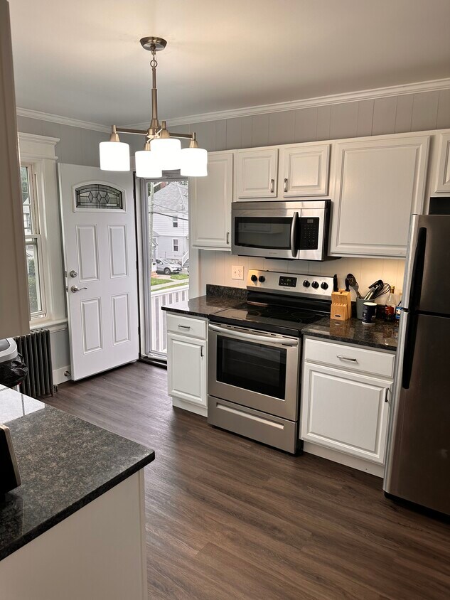 Foto principal - 609 Savin Avenue