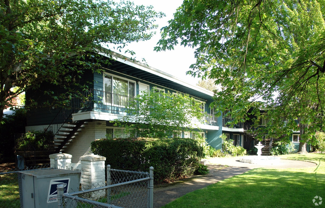 Building Photo - The Diplomat