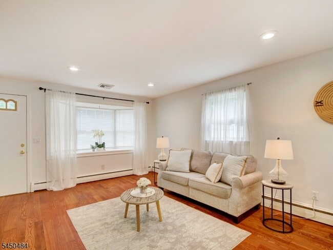 Foto del edificio - 111 Boonton Ave