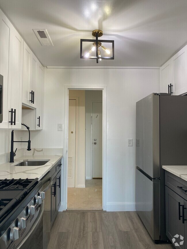 Spy Hill Boulevard Manor Apartments for Rent with Wheelchair Access