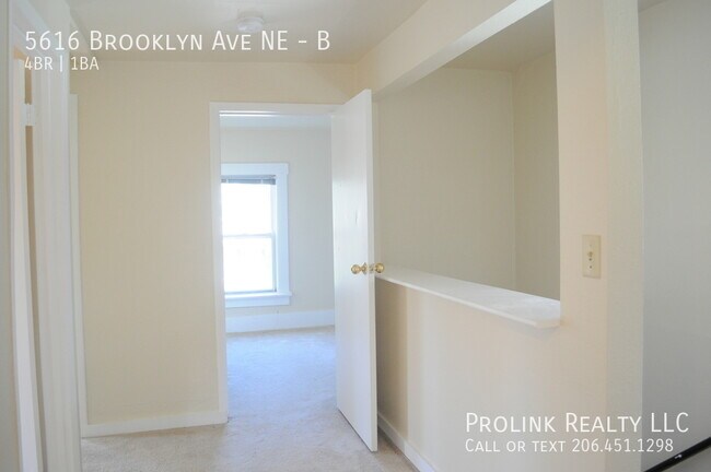 Foto del edificio - 5616 Brooklyn Ave NE